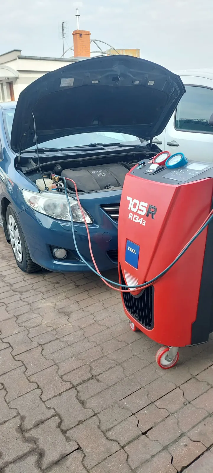 Stacja serwisu klimatyzacji samochodowej
